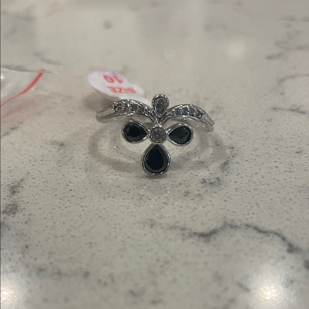 Elegant Silver and Black Women's Ring Size 10